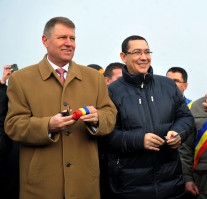 victor-ponta-klaus-iohannis-300x199