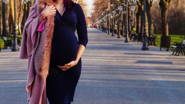 Roz: Maternity style în luna a 9-a de sarcină